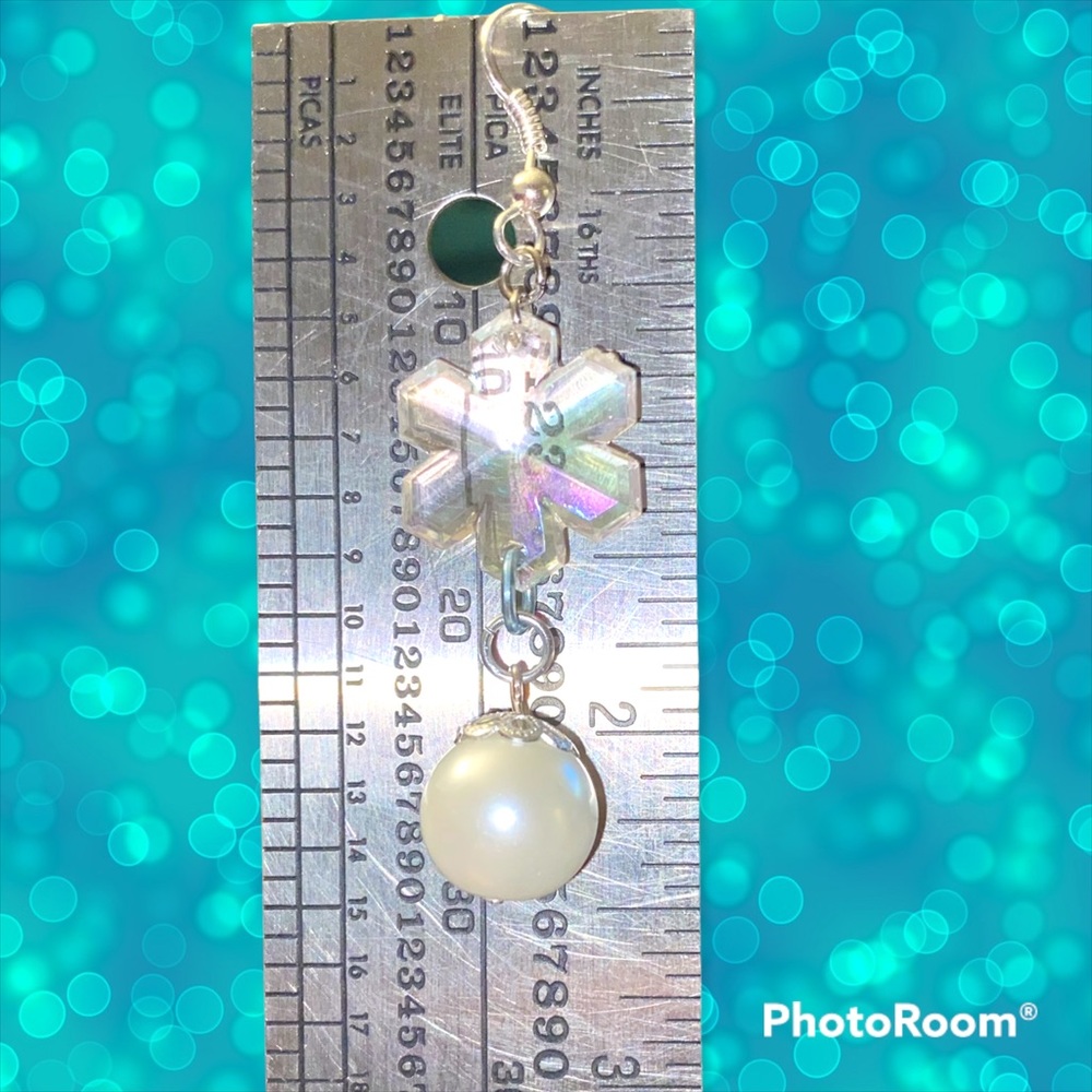 Hand Crafted Snowflake & Pearl Earrings Dangle Silver Iridescent Jewelry Pierced - Picture 5 of 7